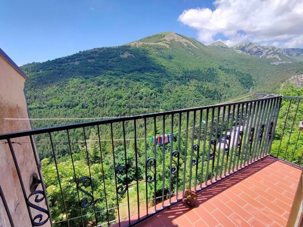 casa semindipendente in vendita ad Ovindoli