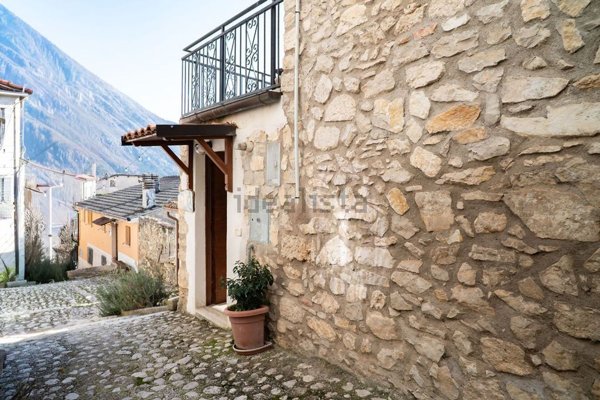 casa indipendente in vendita ad Ovindoli