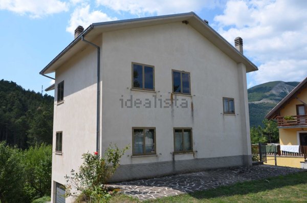 casa indipendente in vendita ad Ovindoli