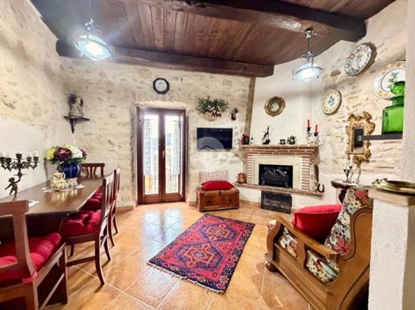 casa indipendente in vendita ad Ovindoli