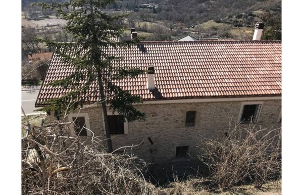 casa indipendente in vendita ad Ovindoli in zona San Potito