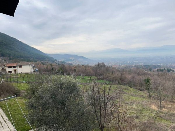 casa indipendente in vendita ad Ovindoli in zona Casalmartino