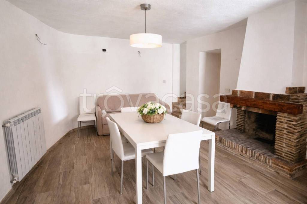 casa indipendente in vendita ad Ovindoli