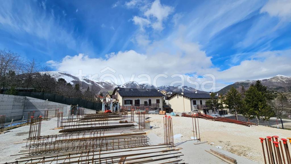 casa indipendente in vendita ad Ovindoli