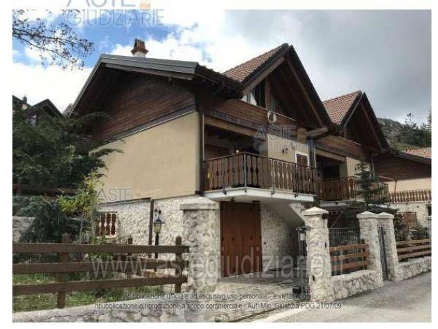 casa indipendente in vendita ad Ovindoli