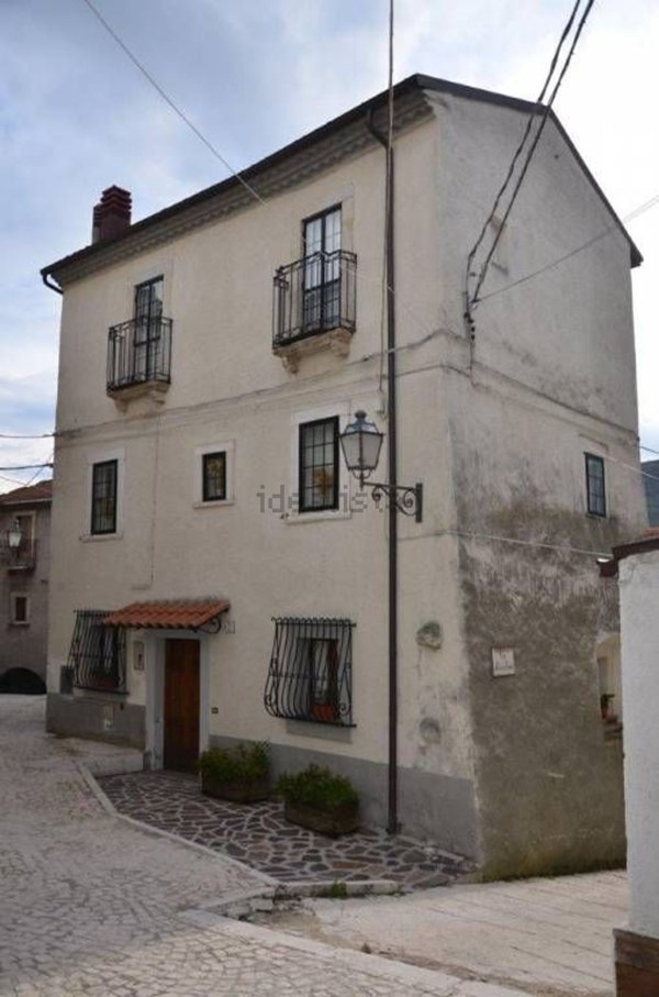 casa indipendente in vendita ad Ovindoli