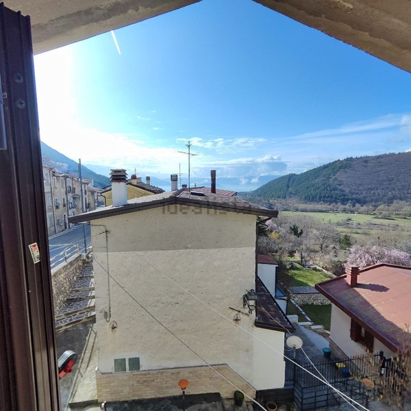 appartamento in vendita ad Ovindoli in zona San Potito
