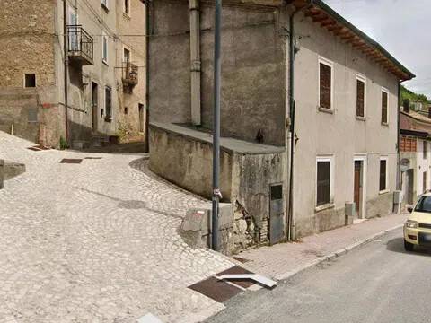 casa indipendente in vendita ad Ovindoli in zona San Potito