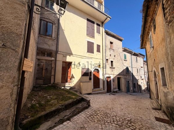 casa indipendente in vendita ad Ovindoli
