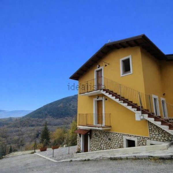 appartamento in vendita ad Ovindoli in zona San Potito