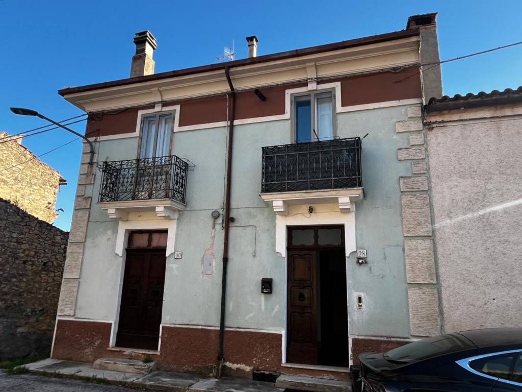 casa indipendente in vendita ad Ovindoli in zona Santa Iona