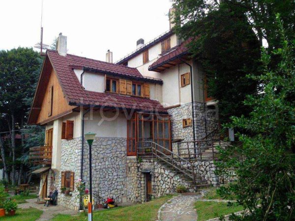 casa indipendente in vendita ad Ovindoli