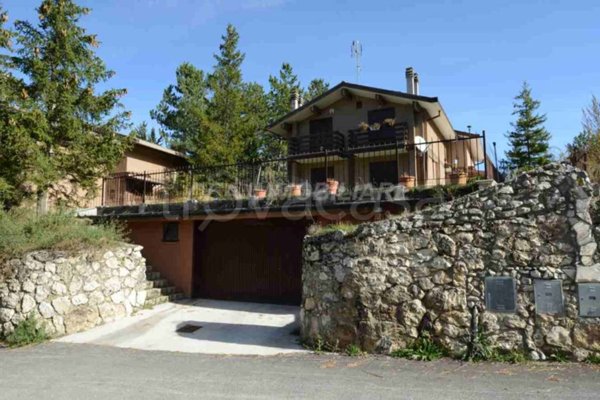 casa indipendente in vendita ad Ovindoli