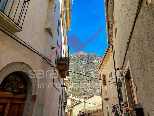casa indipendente in vendita a Pacentro