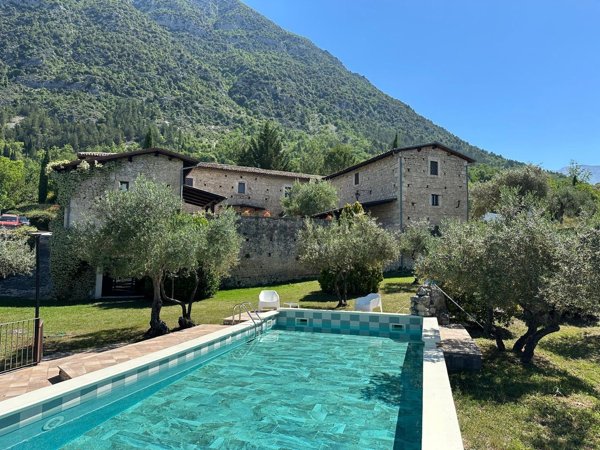 casa indipendente in vendita a Pacentro