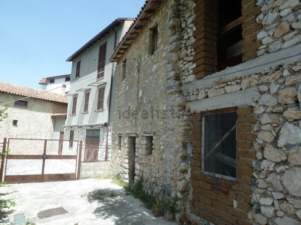 appartamento in vendita a Pereto