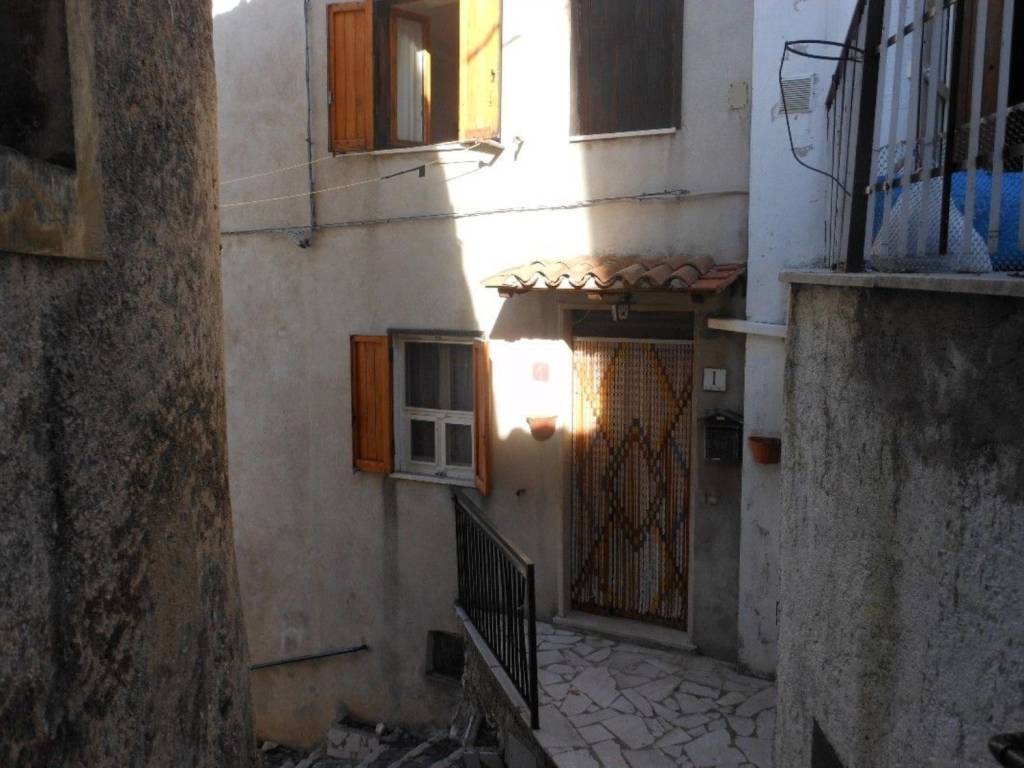 appartamento in vendita a Pereto