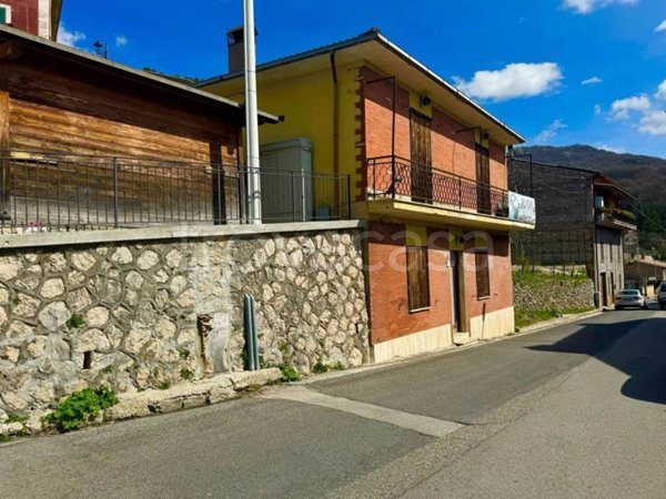 quadrivano in vendita a Pereto