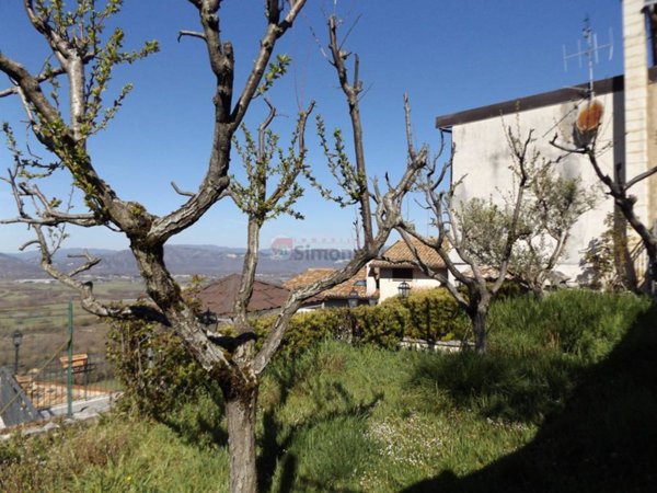 casa indipendente in vendita a Pereto