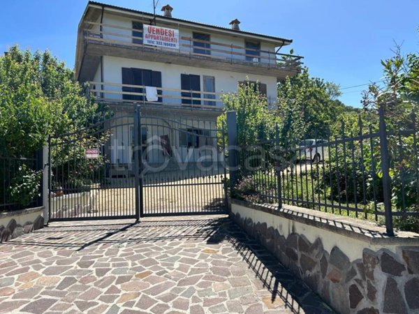 casa indipendente in vendita a Pereto