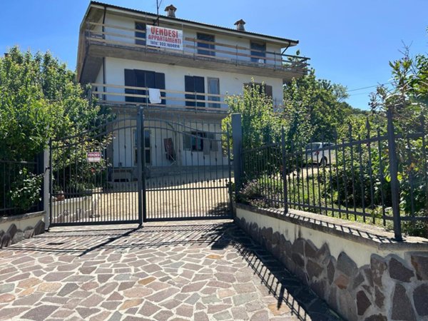 casa indipendente in vendita a Pereto