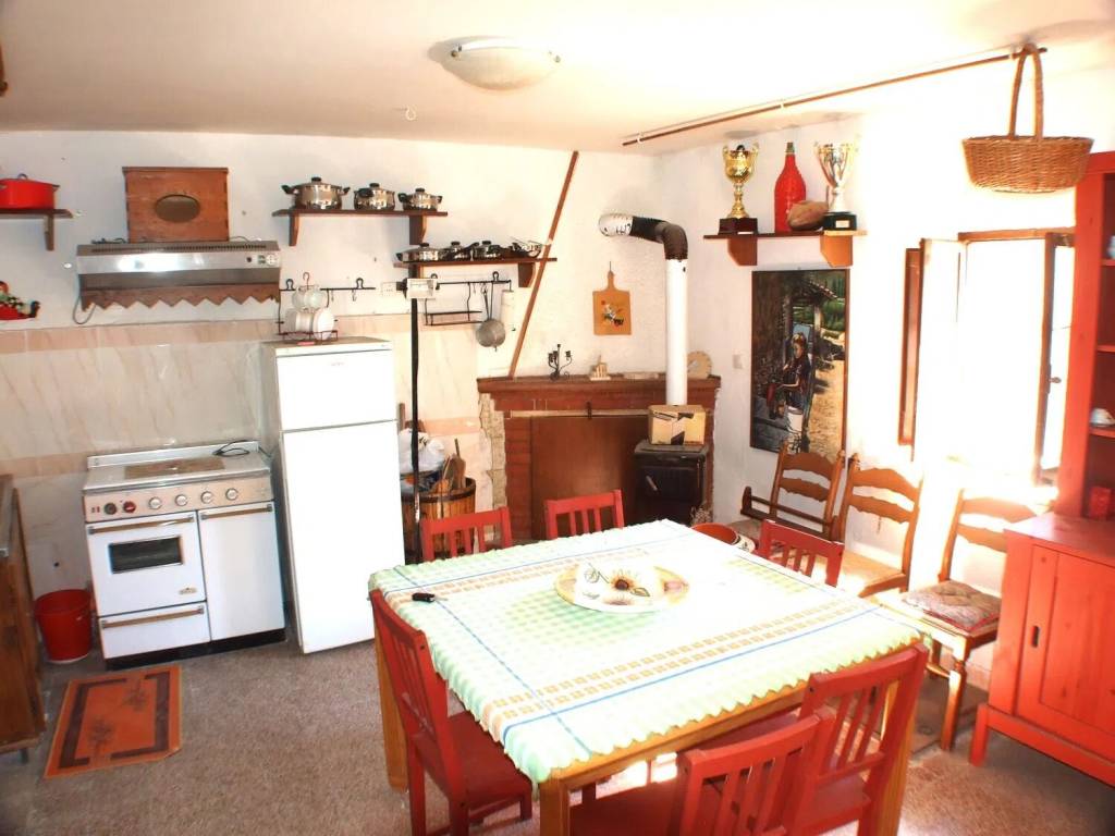 appartamento in vendita a Pereto