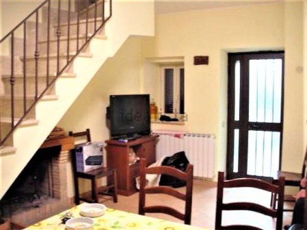 appartamento in vendita a Pereto