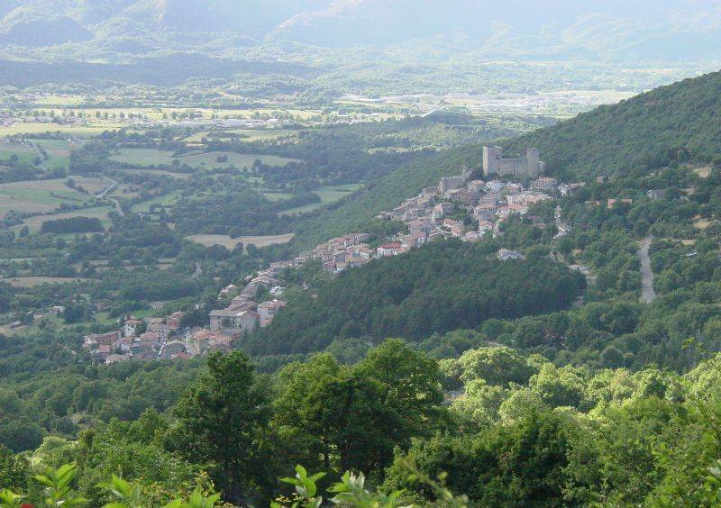 intera palazzina in vendita a Pereto