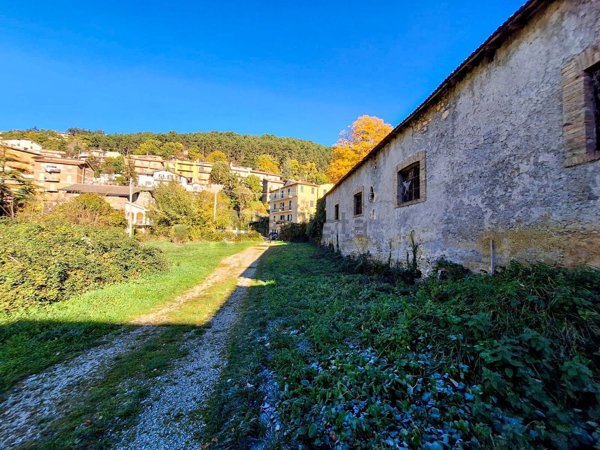 terreno edificabile in vendita a Pereto