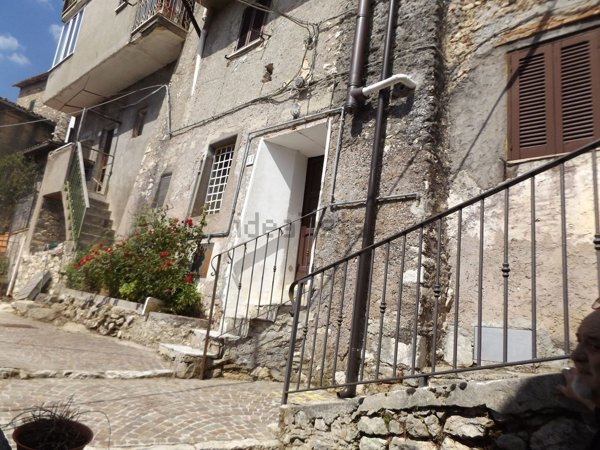 appartamento in vendita a Pereto