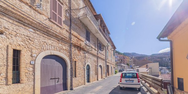 appartamento in vendita a Pereto