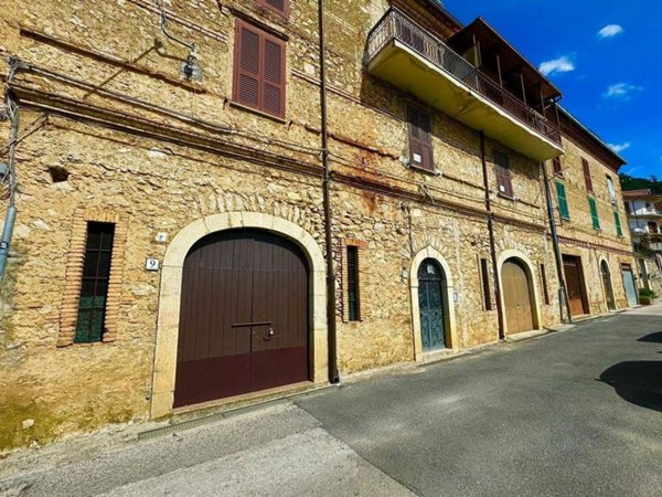 appartamento in vendita a Pereto