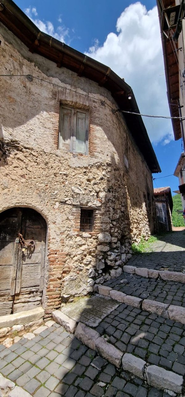 appartamento in vendita a Pereto