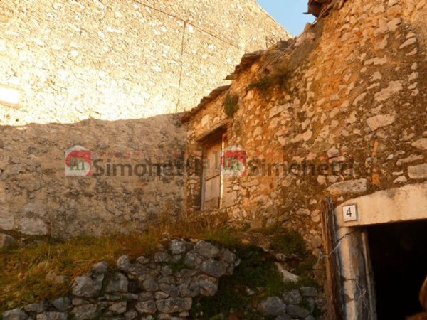 appartamento in vendita a Pereto