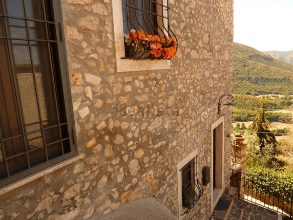 appartamento in vendita a Pereto