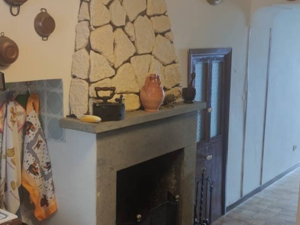 casa indipendente in vendita a Pereto