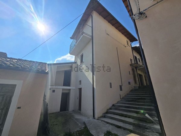 appartamento in vendita a Pereto