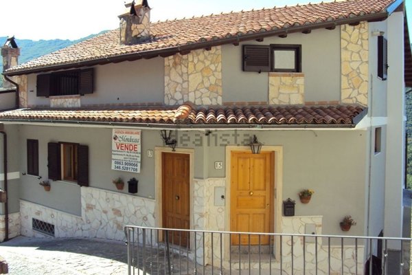 appartamento in vendita a Pereto