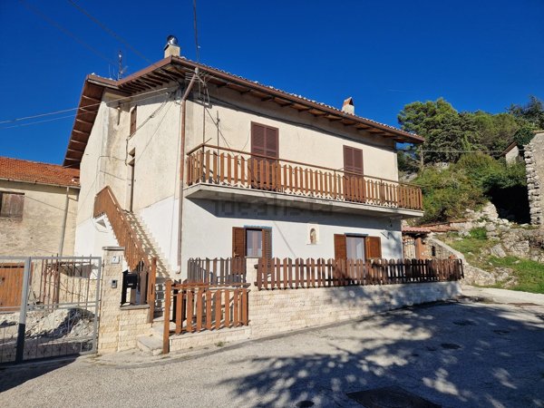 appartamento in vendita a Pereto