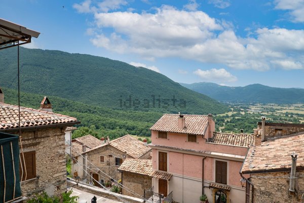 appartamento in vendita a Pereto