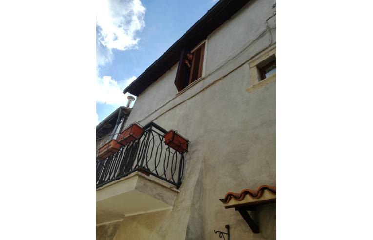 intera palazzina in vendita a Pereto