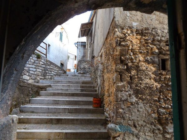 casa indipendente in vendita a Pereto