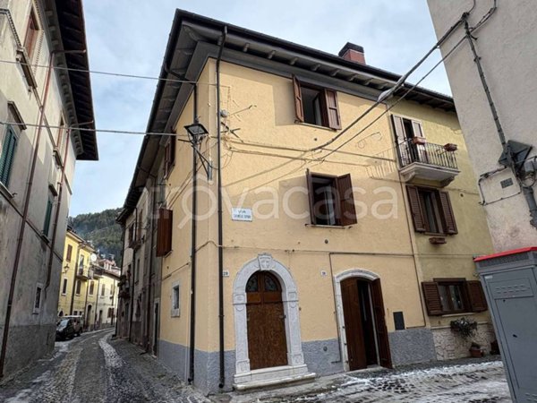 casa indipendente in vendita a Pescasseroli