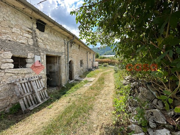 casale in vendita a Pescasseroli