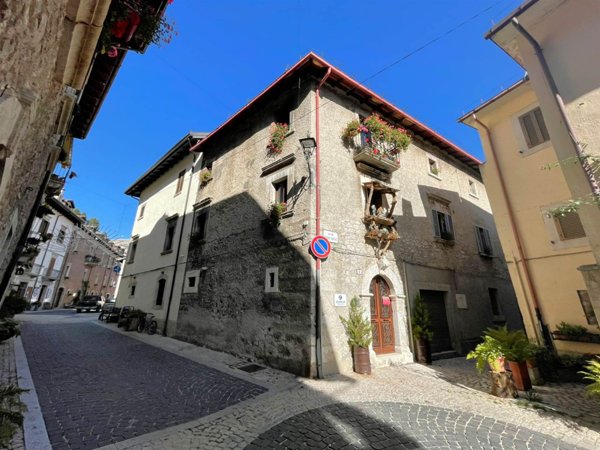 casa indipendente in vendita a Pescasseroli