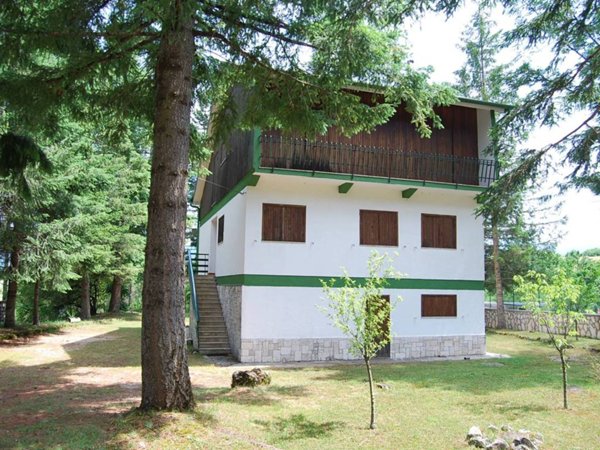 casa indipendente in vendita a Pescasseroli