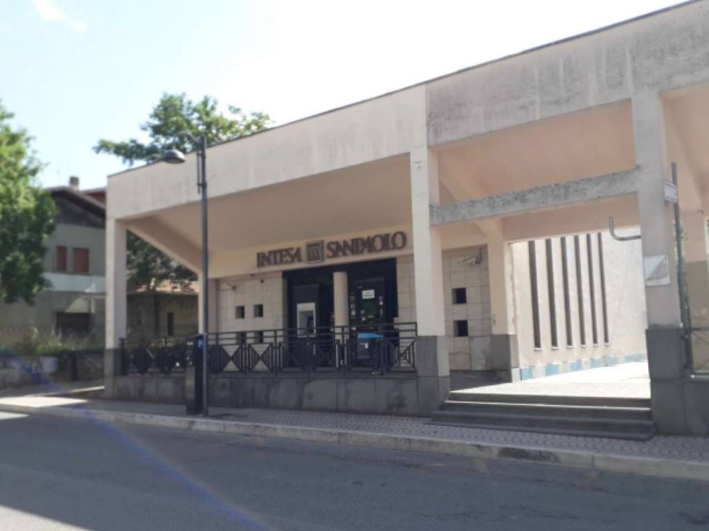 intera palazzina in vendita a Pescasseroli