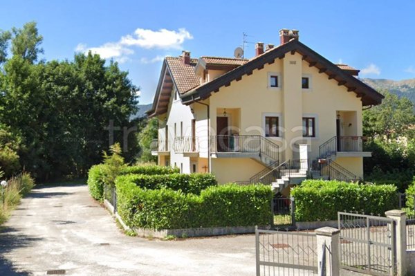 casa indipendente in vendita a Pescasseroli