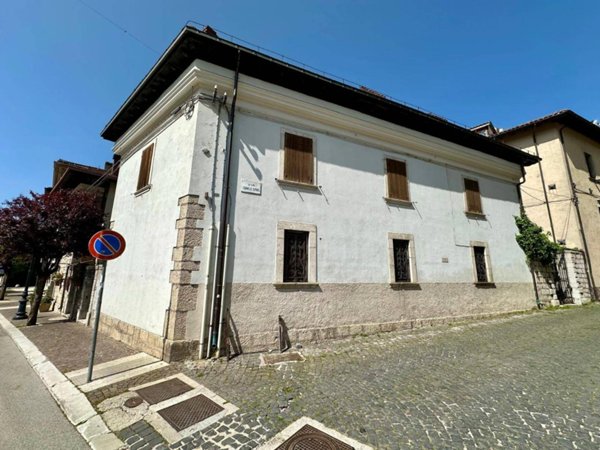casa indipendente in vendita a Pescasseroli