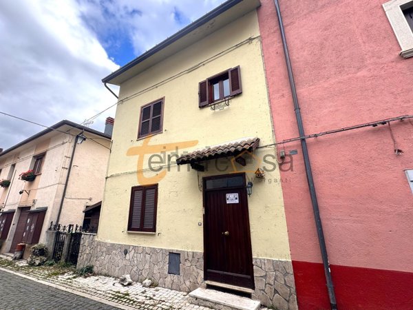casa indipendente in vendita a Pescasseroli